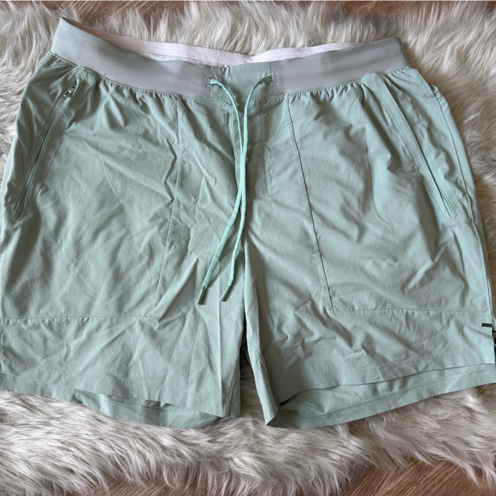 Lululemon Shorts XXL Mint/Seaglass Green